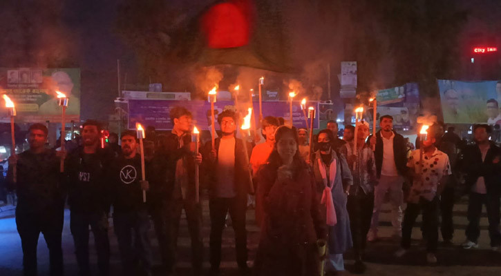 হাদির উপর হামলা, খুলনায় মশাল মিছিল ও প্রতিবাদ সমাবেশ