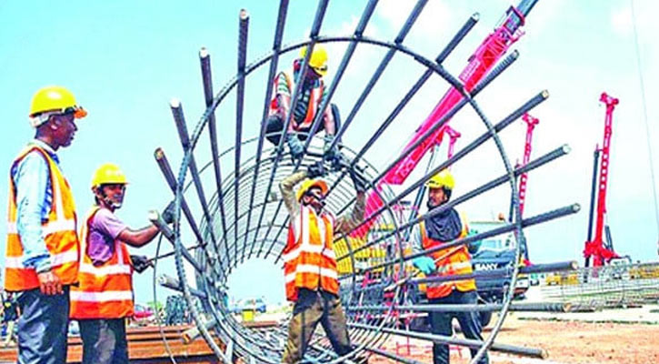 দুর্নীতির কারণে সংকুচিত হচ্ছে শ্রমবাজার