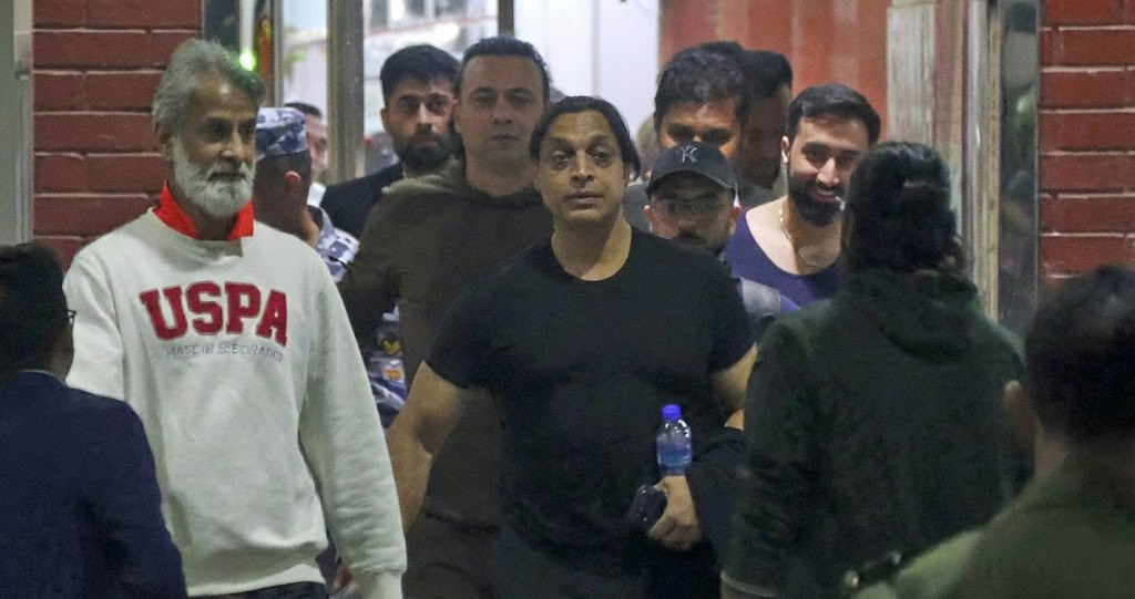 বিপিএলে ঢাকা ক্যাপিটালসের মেন্টর হয়ে ঢাকায় শোয়েব আখতার