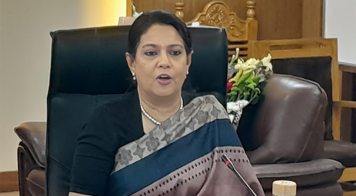 অপরাধীকে খুঁজতে সরকার সর্বাত্মক প্রচেষ্টা চালাচ্ছে: তথ্য উপদেষ্টা