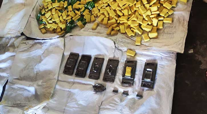 রিকশার গ্যারেজে সাবানের কারখানা!