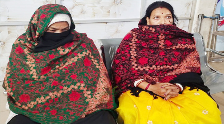 ১৭ লাখ টাকাসহ বেনাপোলে ভারতীয় দুনারী আটক