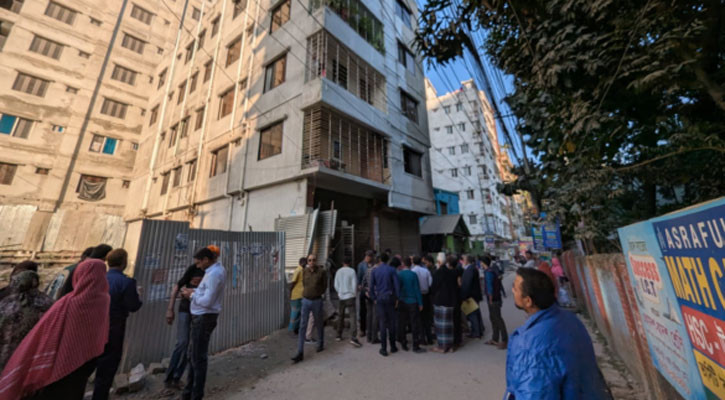 ময়মনসিংহে বিল্ডিং কোড না মেনে পাইলিং করায় হেলে পড়েছে ৫ তলা ভবন