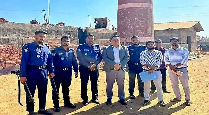 ৩ অবৈধ ইটভাটায় অভিযান, জরিমানা