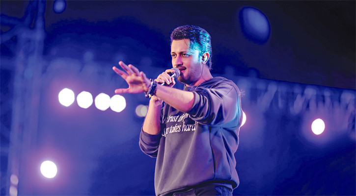 আতিফ আসলামের কনসার্টে টিকিট বিক্রির নামে প্রতারণা, আদালতে মামলা