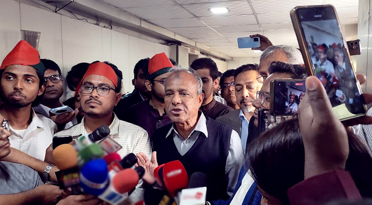 হাদির হত্যাচেষ্টাকারীদের সম্পর্কে এখনই সবকিছু বলা যাবে না: স্বরাষ্ট্র উপদেষ্টা