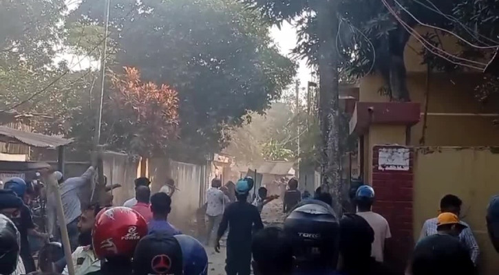 ব্রাহ্মণবাড়িয়ায় ফলের দোকানে অটোরিকশার ধাক্কা, দুপক্ষের সংঘর্ষে আহত ২০