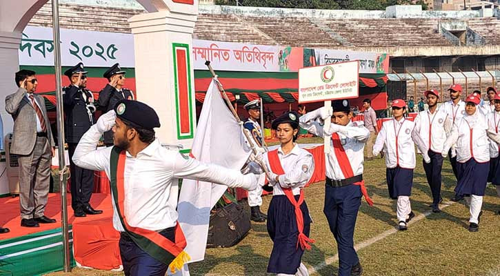 চট্টগ্রামে বিজয় দিবসের বর্ণিল কুচকাওয়াজ