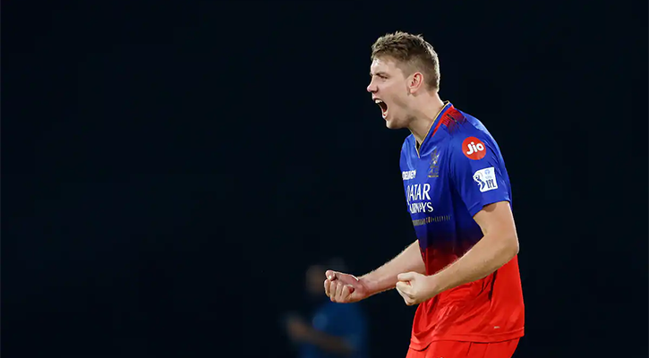 ২৫ কোটি ২০ লাখ রুপিতে কলকাতায় গ্রিন, ভাঙলেন স্টার্কের রেকর্ড