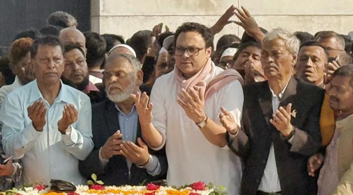 জিয়াউর রহমানের মাজারে পাট শ্রমিক দলের শ্রদ্ধা