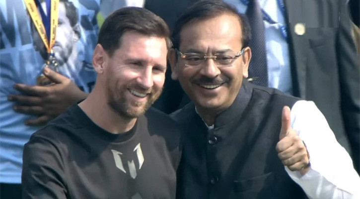 মেসির অনুষ্ঠানে বিশৃঙ্খলা: পশ্চিমবঙ্গের ক্রীড়ামন্ত্রীর পদত্যাগ