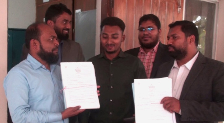 গোপালগঞ্জে স্বতন্ত্র প্রার্থী হিসেবে মনোনয়ন পত্র কিনলেন বিএনপি নেতা মঞ্জু