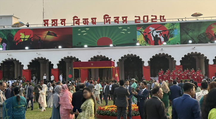 বঙ্গভবনে আমন্ত্রিত সাংবাদিকদের জন্য ছিল না বসার জায়গা