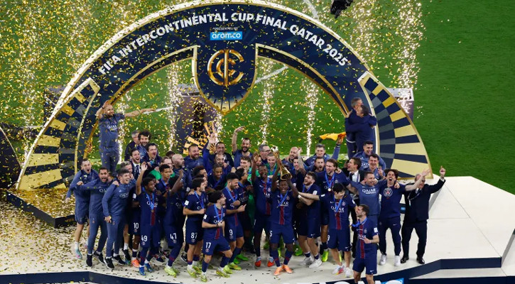 এক বছরে ছয় শিরোপা জিতে ইতিহাস গড়লো পিএসজি