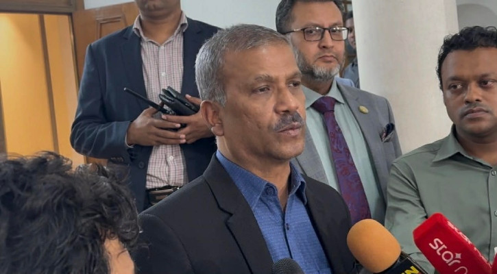 প্রধান বিচারপতির সঙ্গে আইন উপদেষ্টার সাক্ষাৎ