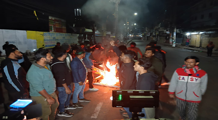 খুলনায় প্রথম আলো অফিসে হামলা