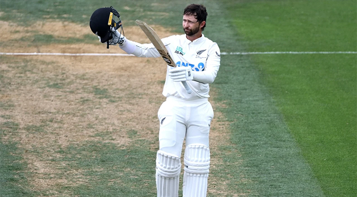 কনওয়ের ডাবল সেঞ্চুরিতে নিউজিল্যান্ডের ৫৭৫