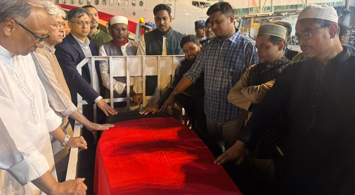 পতাকায় মোড়ানো কফিনে দেশে ফিরলেন জুলাই বিপ্লবী ওসমান হাদি