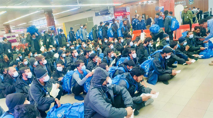 লিবিয়া থেকে দেশে ফিরলেন আরও ৩৪৫ বাংলাদেশি