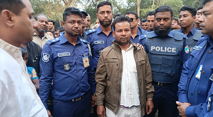 মেহেরপুরে প্যারোলে মুক্তি পেয়ে বাবার জানাজায় সাজাপ্রাপ্ত আসামি