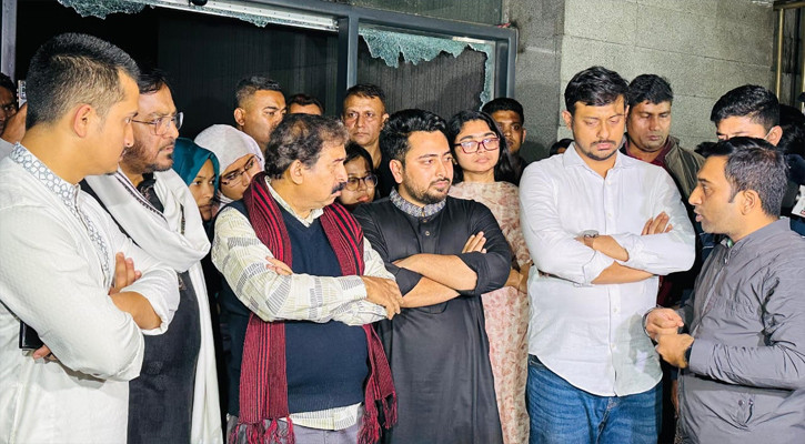 সরকারের একটি অংশের সংশ্লিষ্টতা ছাড়া দুই পত্রিকায় হামলা সম্ভব নয়: নাহিদ