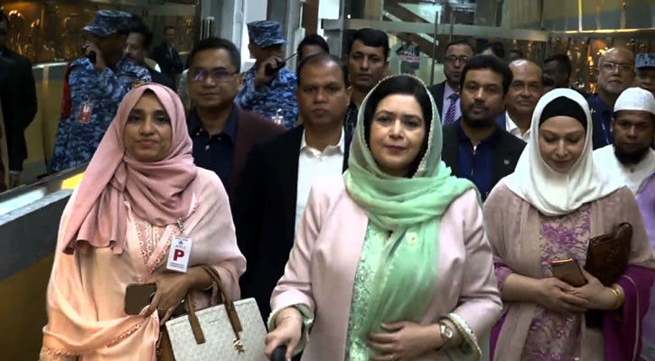 লন্ডনের উদ্দেশে ঢাকা ছেড়েছেন জুবাইদা রহমান