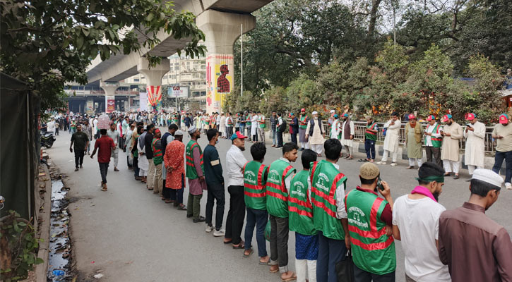 ওসমান হাদির অপেক্ষায় শাহবাগ