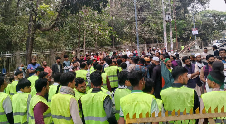 হাদিকে শেষবার দেখার অপেক্ষায় উৎসুক জনতা