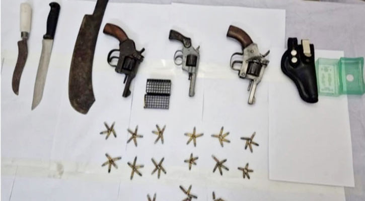 মিরপুরে পরিত্যক্ত অবস্থায় ৩ রিভলভার ও ৭৩ রাউন্ড কার্তুজ উদ্ধার