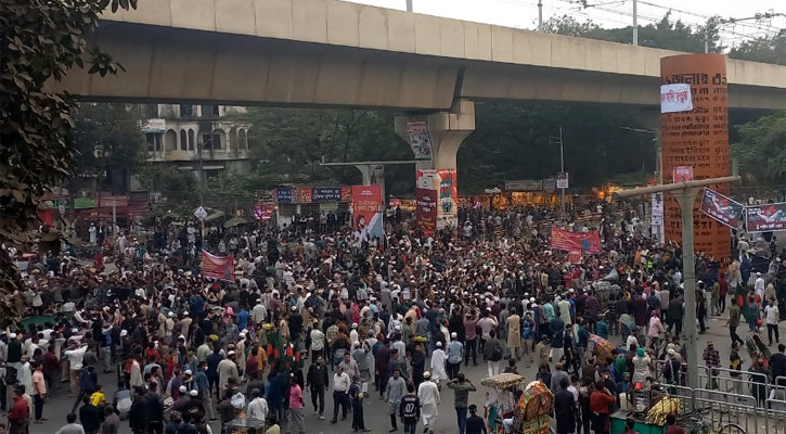 স্লোগানে উত্তাল শাহবাগ