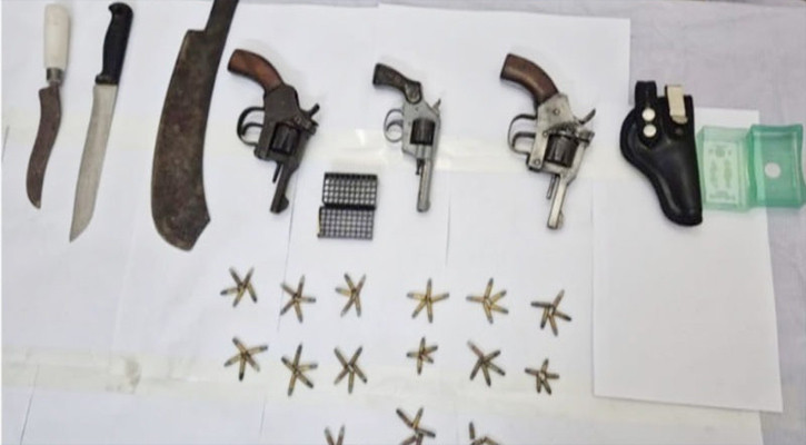 পল্লবীতে তিন রিভলভার, ৭৩ রাউন্ড গুলি উদ্ধার