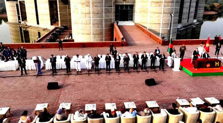 মন্ত্রী পদে শপথ নিলেন যারা