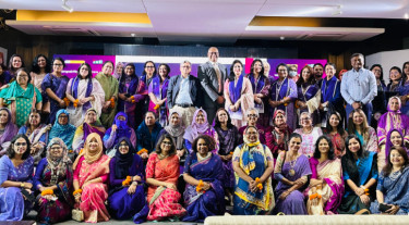 নারী দিবসে এসএমই ফাউন্ডেশনের সম্মাননা, পণ্য প্রদর্শনীতে নারী উদ্যোক্তারা