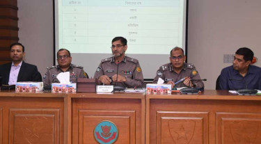 ডিএমপির ফেব্রুয়ারির অপরাধ সভায় সেরা কর্মকর্তাদের সম্মাননা