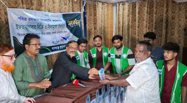 দুই টাকায় ইফতার বিক্রি করে পুরস্কার পেলেন ৩৩ ক্ষুদ্র ব্যবসায়ী