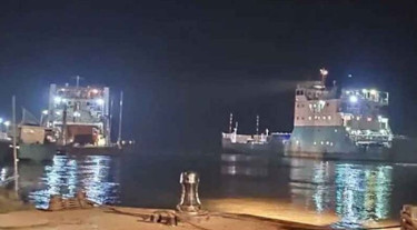 পাটুরিয়া-দৌলতদিয়া রুটে ফেরি চলাচল স্বাভাবিক