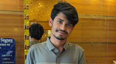 ঝড়ে ভেঙে পড়া গাছে ধাক্কা লেগে বাইক আরোহী নিহত