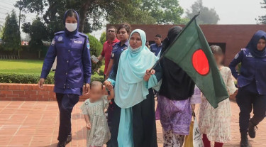 স্মৃতিসৌধে আ. লীগের পক্ষে শ্রদ্ধা জানাতে এসে ৩ সন্তানসহ নারী আটক