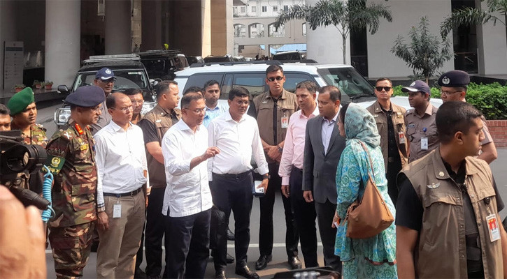 গাড়ি থামিয়ে বঞ্চিত চিকিৎসকদের সঙ্গে প্রধানমন্ত্রীর কথা