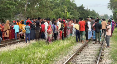 ফেনীতে ট্রেনের ধাক্কায় প্রাণ গেল ব্যবসায়ীর