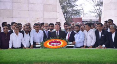জিয়াউর রহমান ও খালেদা জিয়ার কবরে শ্রদ্ধা জানালেন অ্যাটর্নি জেনারেল