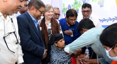 প্রধানমন্ত্রীর বিচক্ষণতায় টিকাদান কর্মসূচি এগিয়ে আনতে সক্ষম হয়েছি: স্বাস্থ্যমন্ত্রী