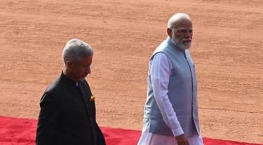 ‘বিশ্বমঞ্চে পাকিস্তানকে কোণঠাসা করতে গিয়ে নিজেই চাপে মোদি’