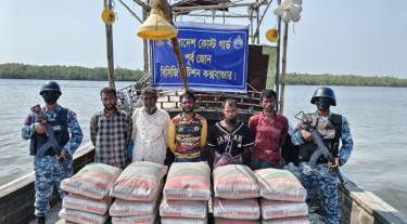উপকূলে ১০ জলদস্যু ও ৮ পাচারকারী আটক, উদ্ধার ১২ জন