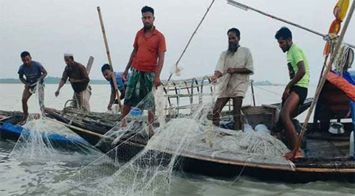 প্রজনন রক্ষায় সাগরে ৫৮ দিনের মাছ ধরার নিষেধাজ্ঞা