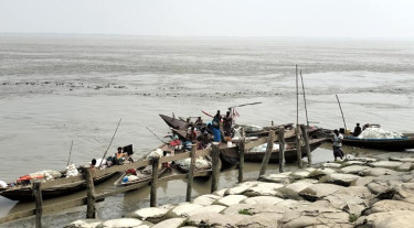 বঙ্গোপসাগরে মাছ ধরায় ৫৮ দিনের নিষেধাজ্ঞা