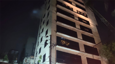বনানীতে বহুতল ভবনের আগুন নিয়ন্ত্রণে