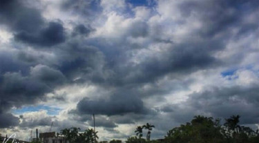 বৃষ্টির মধ্যেই বাড়বে তাপমাত্রা