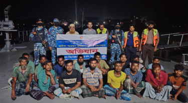মেঘনায় জাটকা ধরায় ২২ জেলে আটক