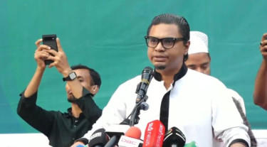 সরকারের সমালোচনা করলে নির্যাতনের শিকার হতে হয়: রাশেদ প্রধান